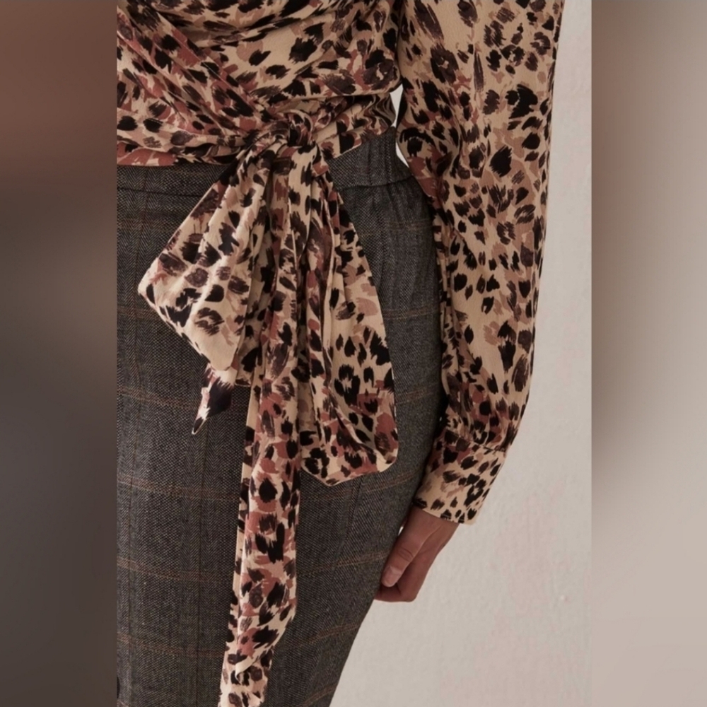 Nwt Gorgeous Reitmans Animal Print 🐾 Sexy Trendy wrap style blouse Size 2XL - Picture 3 of 12